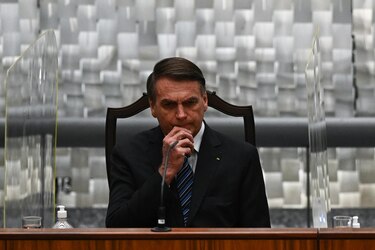 Bolsonaro sanciona ley que regula el mercado de criptomonedas en Brasil