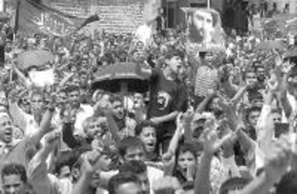 Clérigos chiitas exhortan a rebeldes a dejar ciudad sagrada