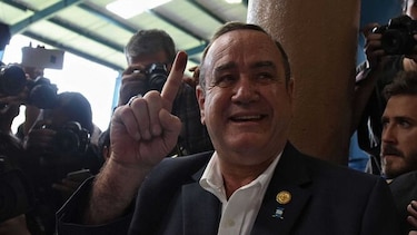 El conservador Giammattei saca amplia ventaja en presidenciales de Guatemala