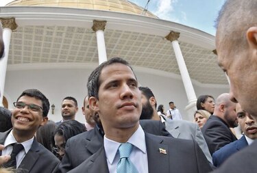 Guaidó llama a ola de protestas ‘definitivas’