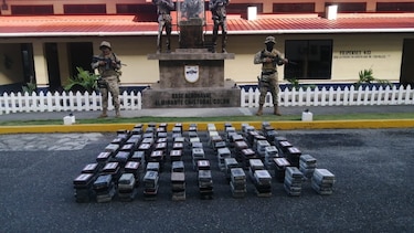 Decomisan 398 paquetes de droga en costa arriba de Colón