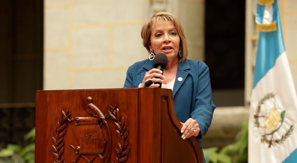 El presidente de Guatemala destituye a su ministra de Comunicaciones por irregularidades