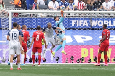 Suiza golea a Bosnia en el tramo final del partido
