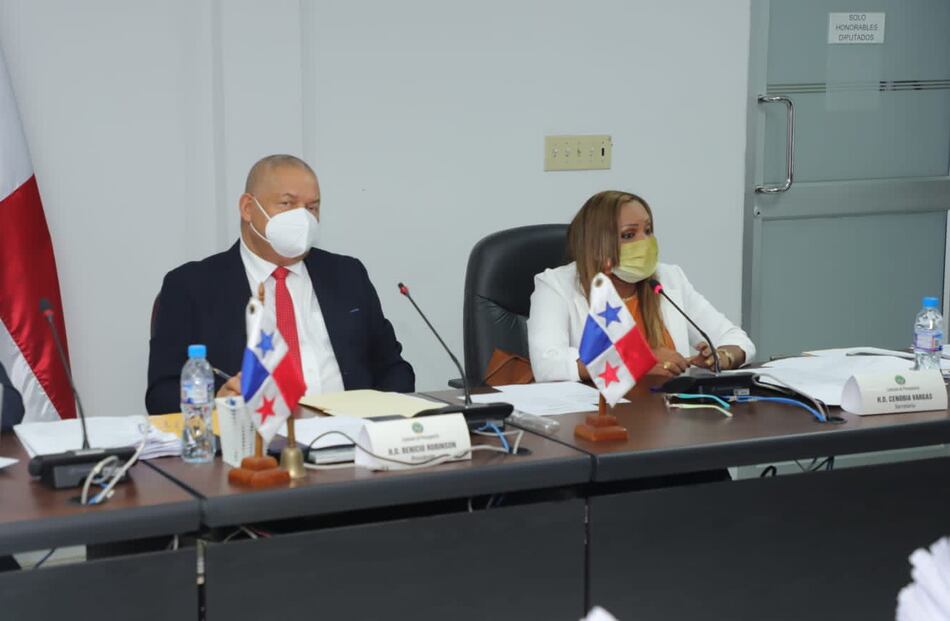 Comisión de Presupuesto cita al director del Ifarhu para que explique la asignación de becas