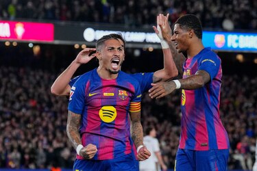 Un doblete de Raphinha hace más líder al Barça