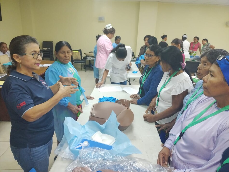 Parteras tradicionales de la comarca Emberá-Wounaan y de Darién actualizan sus conocimientos