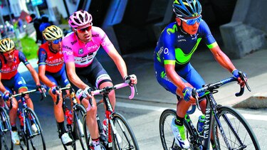 Quintana sigue cerca del líder