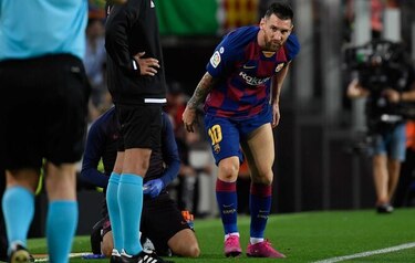 Messi abandona la cancha por un problema en el muslo izquierdo