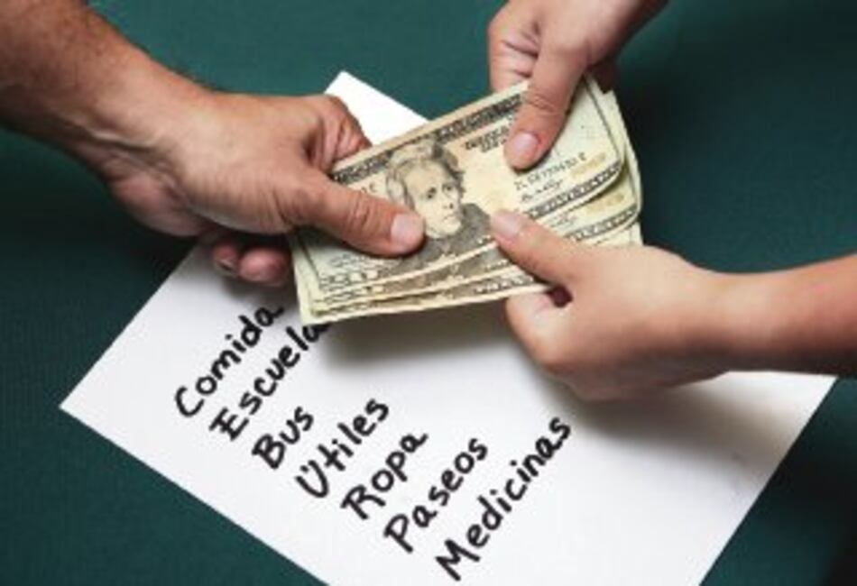 Las madres sostienen, los padres desaparecen: la impunidad de los deudores alimentarios