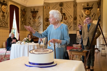 Rara aparición pública de Isabel II antes de sus 70 años de reinado