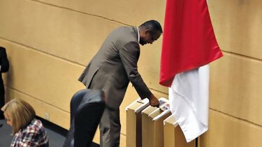 Asamblea nombra una nueva Comisión de Credenciales