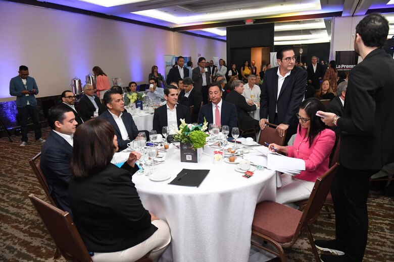 Elecciones 2024: una mesa, cuatro temas, siete miradas