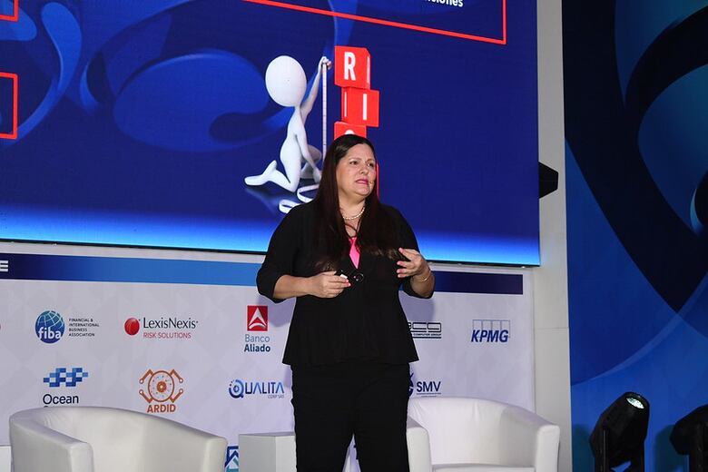 Panamá debe regular las criptomonedas y otros activos virtuales para evitar lavado de dinero