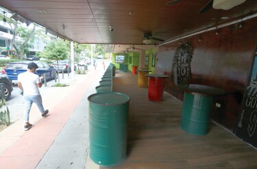Restaurantes de la capital reciben luz verde del Municipio para  usar aceras 