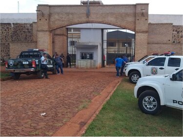 Un centenar de criminales paraguayos y brasileños escapan de una cárcel de Paraguay