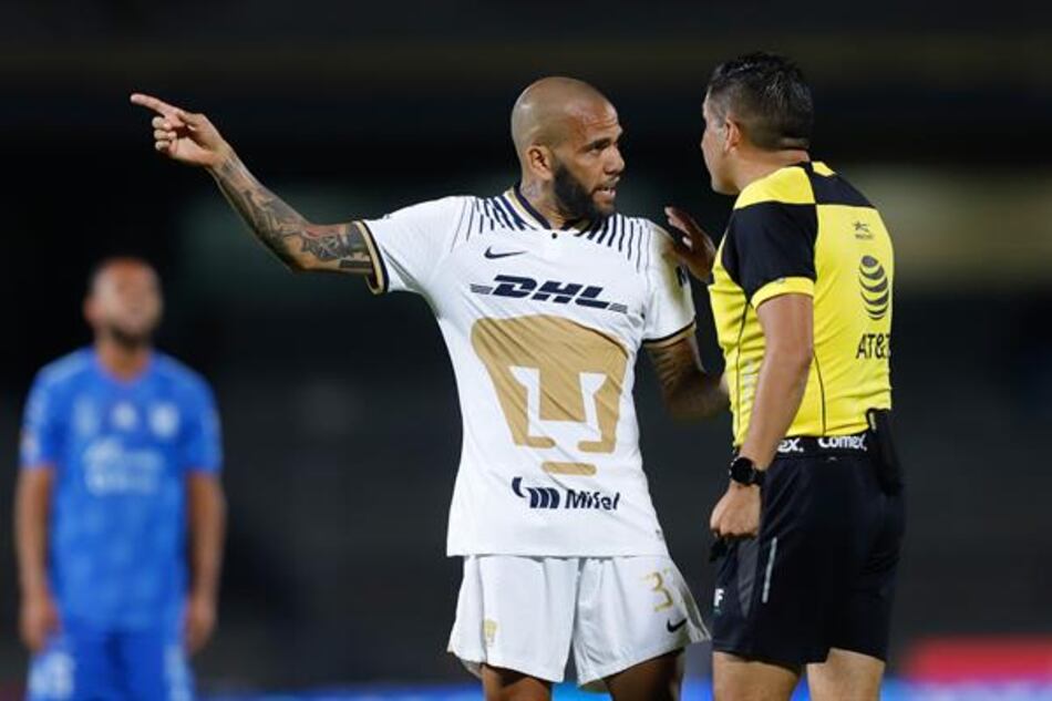 Los Pumas destituyen a Daniel Alves