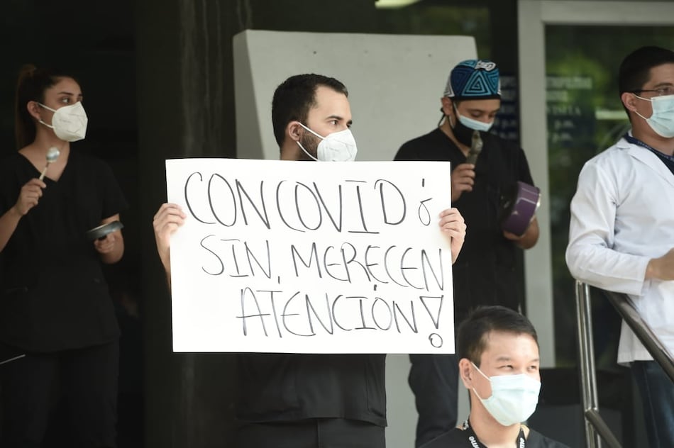 Médicos residentes e internos exigen equipos e insumos para trabajar