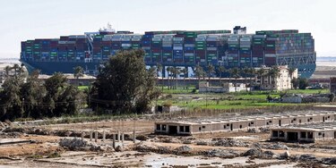 Se logra acuerdo para liberar el barco que bloqueó el Canal de Suez