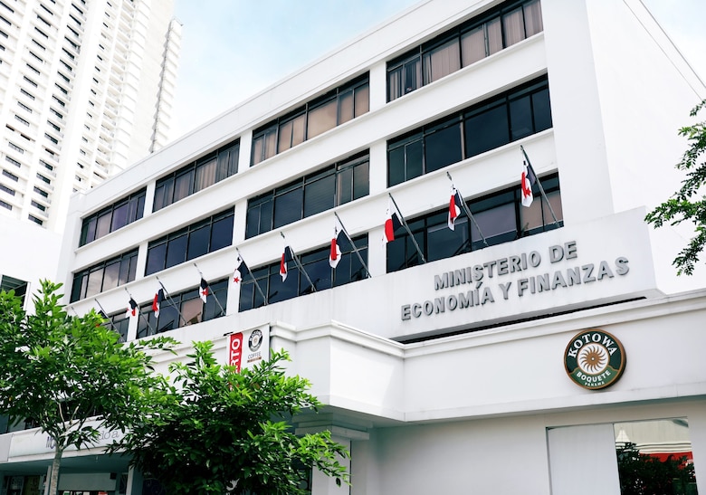 Salida de capitales deja la IED en números rojos en el primer semestre