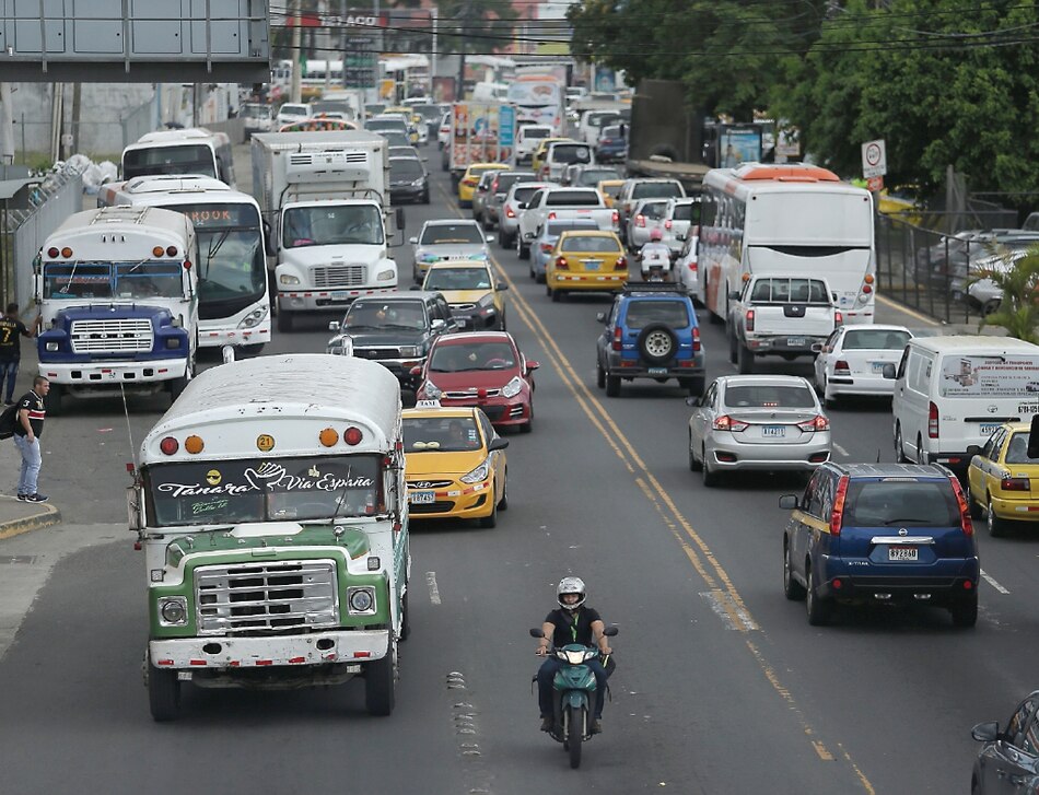 Fiscalía pide llamar juicio a 610 imputados en caso de los ‘diablos rojos’