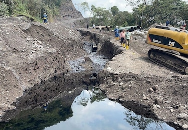Oleoducto en Ecuador es afectado por lluvias