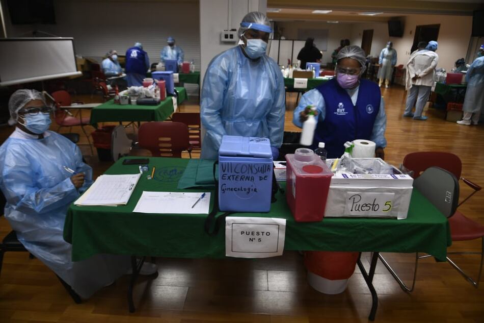 No hay relación entre la vacuna y desarrollar la Covid-19: Eduardo Ortega