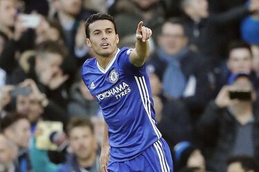 Chelsea golea a Bournemouth y se afianza en la cima
