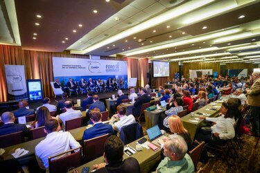 ¿Quiénes le susurran a los candidatos de temas económicos?