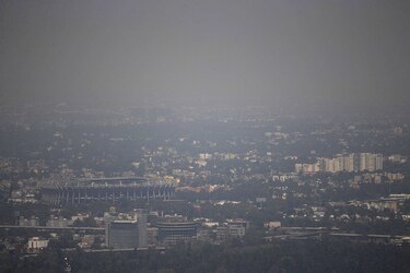 La Ciudad de México se ahoga; razones y costos de su contaminación ambiental