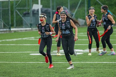Eagles, Kolts, Raiders y Dragons triunfan en semifinales de la Kiwanis Football League