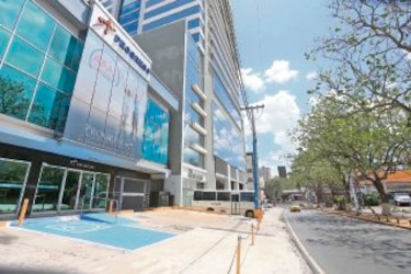 Global Bank compra Progreso