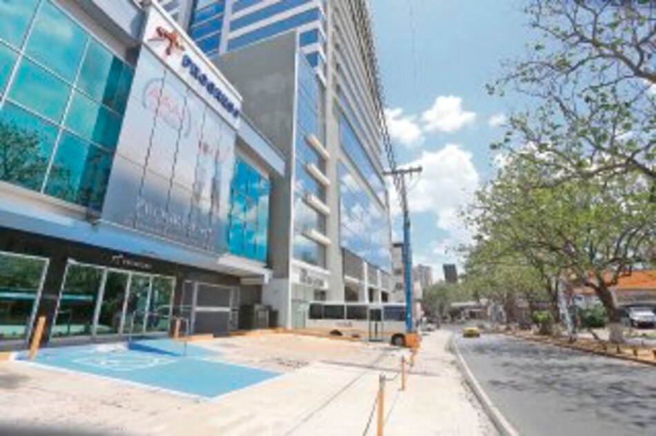 Global Bank compra Progreso