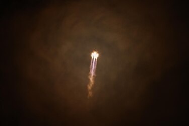 La nave espacial Soyuz MS-23 sin tripulación se acopla a la EEI