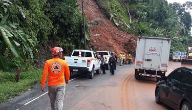 Sigue vigente la alerta verde; lluvia causa deslizamiento de tierra en Almirante