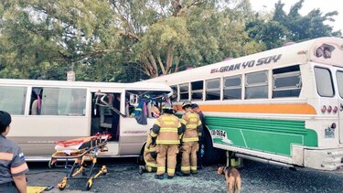 Choque de dos buses en Capira deja varias personas heridas