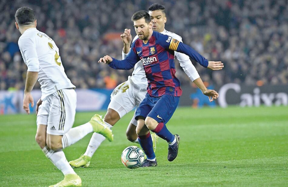 Barça y Madrid igualan en el partido y en lo alto de la tabla