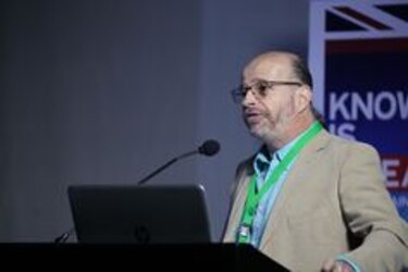 Jaime Fornaguera investiga los enigmas de la neurociencia
