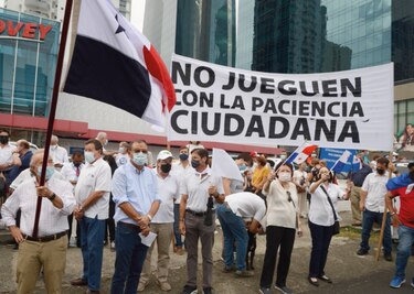 La ciudadanía vigila: cadena humana para pedir reformas transparentes