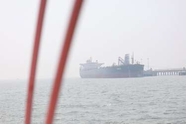 La guerra provoca pérdida de 10 millones de barriles diarios de petróleo de Oriente Medio