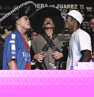 La Hiena Barrios no da el peso y pierde corona en la báscula