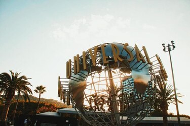 Abren parques temáticos de California y se agotan las entradas