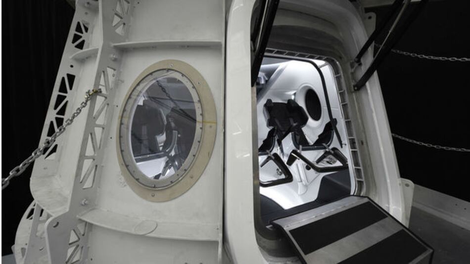 SpaceX revela detalles sobre primer viaje privado a la Luna