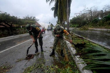 Huracán Delta azota la costa mexicana, sin causar víctimas