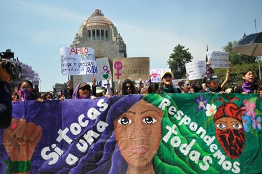 ’¡Ni una más!’, gritan cientos de miles de mujeres que piden justicia en México