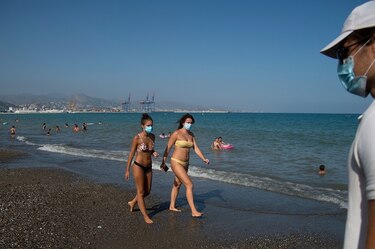 España replica a Gran Bretaña por la reimposición de una cuarentena que disgusta a turistas