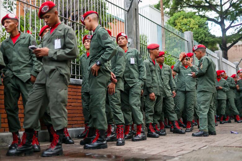 Ente electoral dice que 94.77% de las mesas opera en el comienzo de la votación en Venezuela