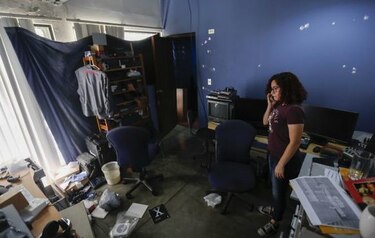 ‘Policías antimotines se metieron a las oficinas como ladrones’