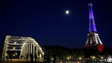 Francia llama a miles de reservistas tras ataque en Niza