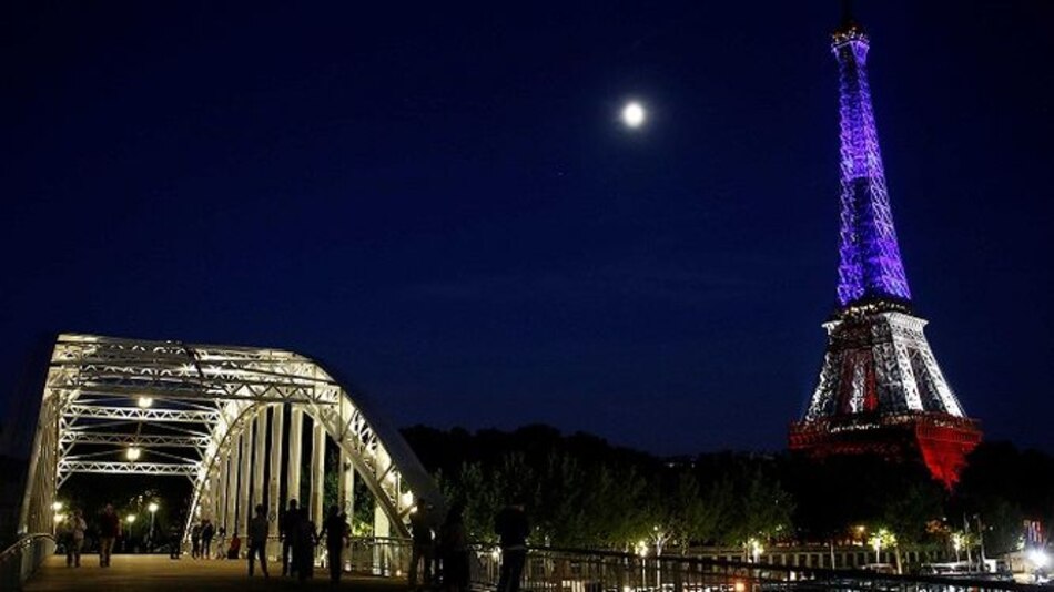 Francia llama a miles de reservistas tras ataque en Niza