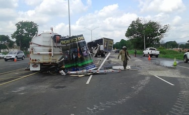 Muere funcionario del Senafront en choque de camiones en autopista Arraiján- La Chorrera